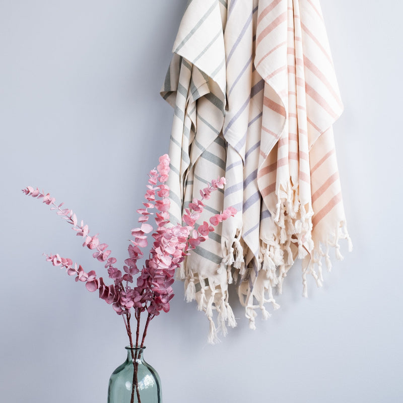 https://urbanpera.com/cdn/shop/products/Turkish-Towel-Venus-UrbanPera2_800x.jpg?v=1642891569